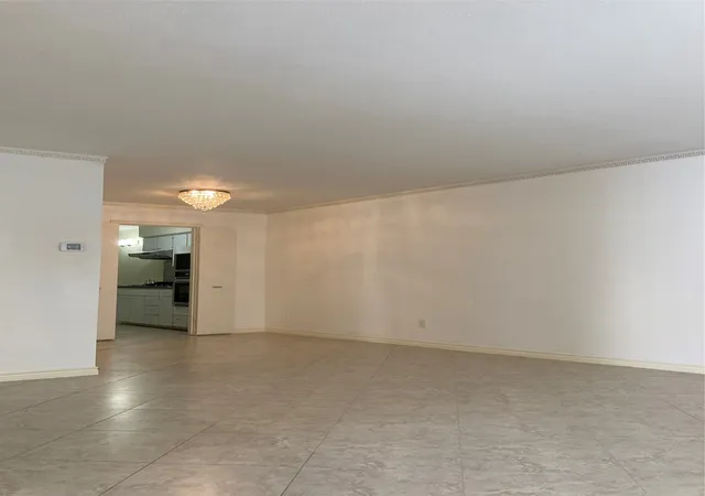 Listing Photo 4 - Condo for sale in building located at 11332 Park Central Pl, Dallas, TX 75230 - Unit #B