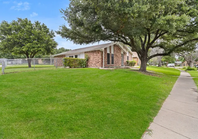 Photo 3 of Single family home for sale at 3709 Red Oak Dr, Garland, TX 75043 | MLS# 21301683 | Listing updated on 2026-09-11