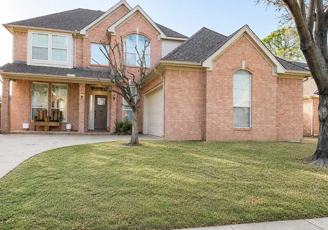 Photo 1 of Sale Pending at 3107 Olen Ct, Arlington, TX 76001 | MLS# 21304648 | Listing updated on 2026-09-14