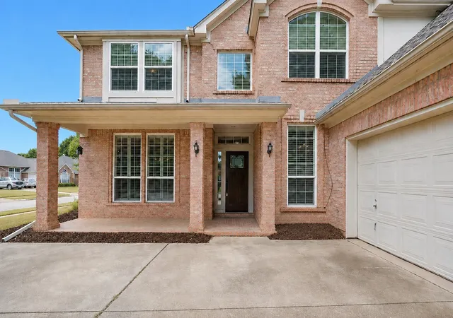Photo 2 of Sale Pending at 3107 Olen Ct, Arlington, TX 76001 | MLS# 21304648 | Listing updated on 2026-09-14