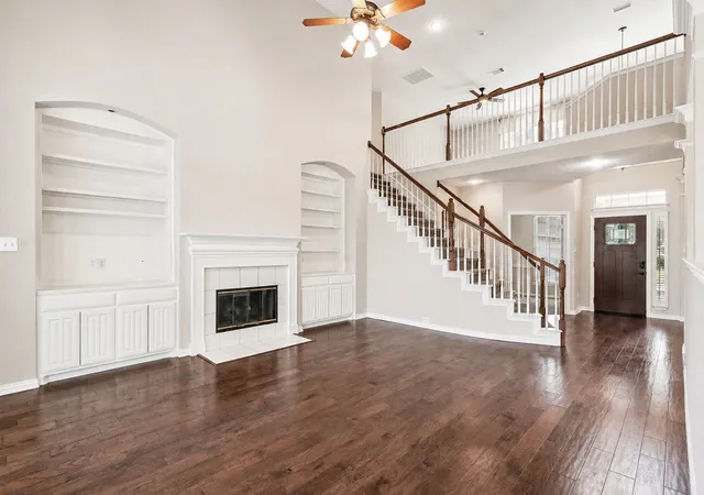 Photo 3 of Sale Pending at 3107 Olen Ct, Arlington, TX 76001 | MLS# 21304648 | Listing updated on 2026-09-14