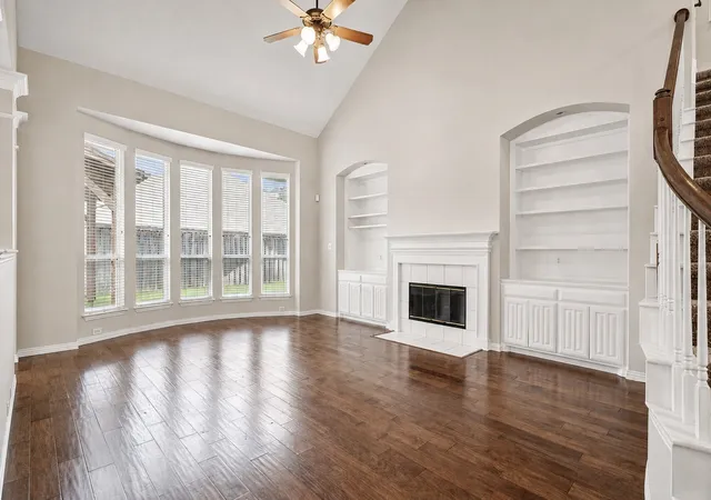 Photo 3 of Sale Pending at 3107 Olen Ct, Arlington, TX 76001 | MLS# 21304648 | Listing updated on 2026-09-14