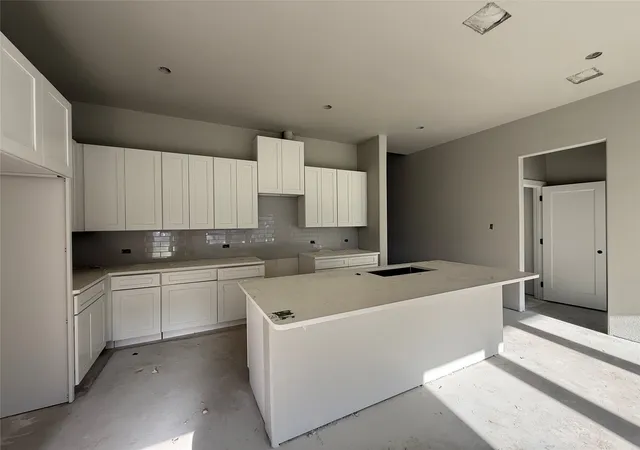 Photo 4 of Sale Pending at 413 Smith Rd, Springtown, TX 76082 | MLS# 21297245 | Listing updated on 2026-09-25