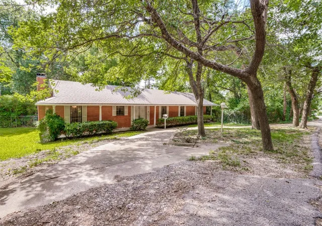 Photo 2 of Sale Pending at 3536 Rio Grande Ave, Dallas, TX 75233 | MLS# 21304814 | Listing updated on 2026-09-16
