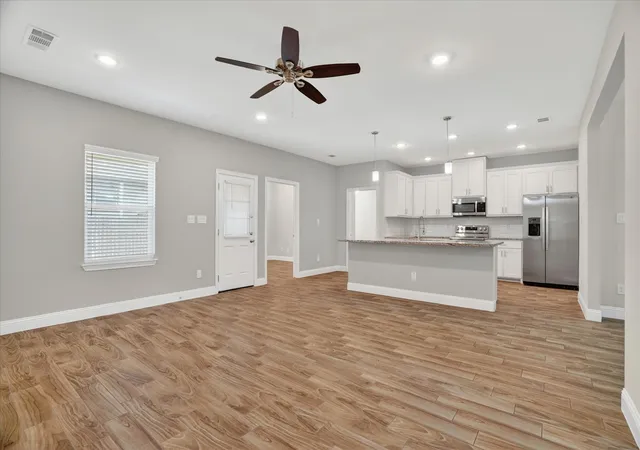 Photo 2 of Single family home for sale at 5503 Firewood Trl, Granbury, TX 76048 | MLS# 21303837 | Listing updated on 2026-09-14