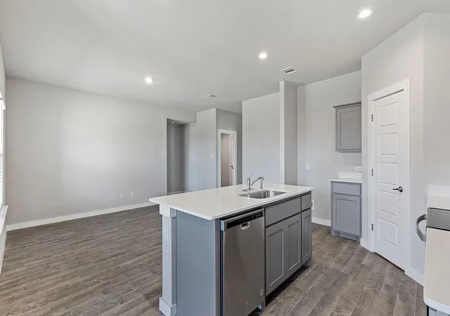 Photo 3 of Single family home for sale at 2809 Hawk Dr, Denton, TX 76205 | MLS# 21304848 | Listing updated on 2026-09-11