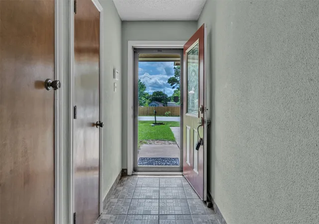 Sale Pending at 205 Mountain View Dr, Azle, TX 76020 | MLS# 21304704 | Listing updated on 2026-10-07