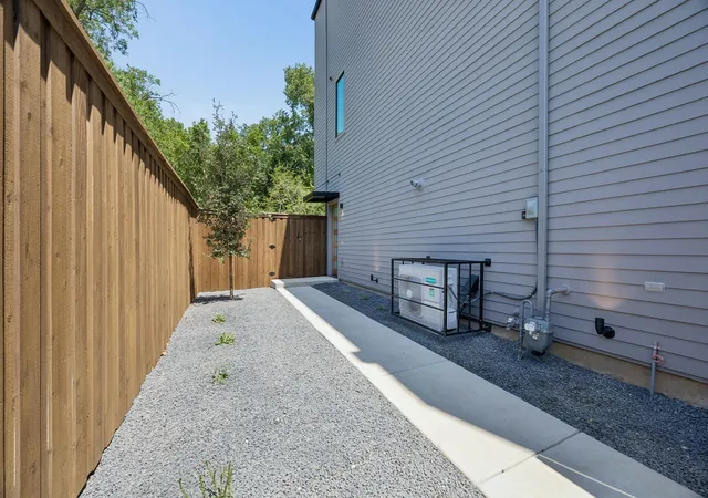 Photo 2 of Single family home for sale at 2307 Kings Rd, Dallas, TX 75219 | MLS# 21305424 | Listing updated on 2026-08-02