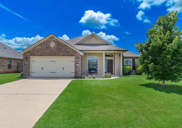 Photo 1 of Single family home for sale at 2607 Switchgrass Dr, Bossier City, LA 71111 | MLS# 21305555 | Listing updated on 2026-09-13