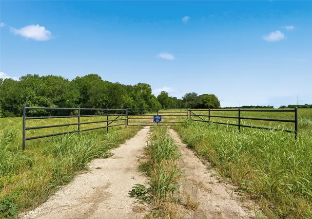 Photo 4 of Land for sale at Tract 1 Fm 2114, Abbott, TX 76621 | MLS# 21305560 | Listing updated on 2026-09-10