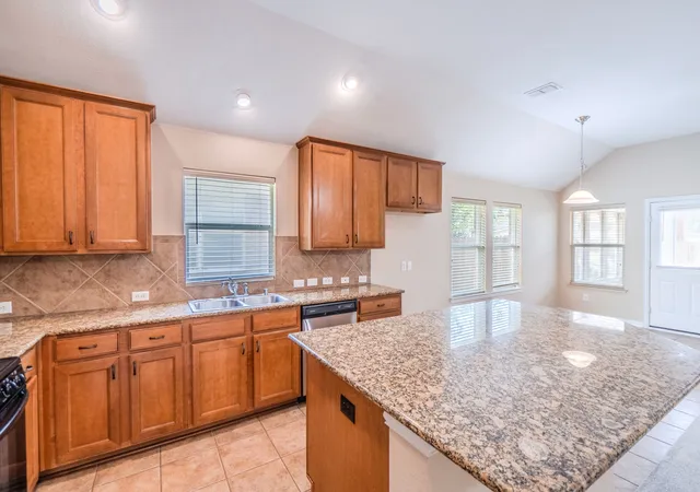 Photo 4 of Sale Pending at 305 Highland Ridge Dr, Wylie, TX 75098 | MLS# 21305624 | Listing updated on 2026-09-08
