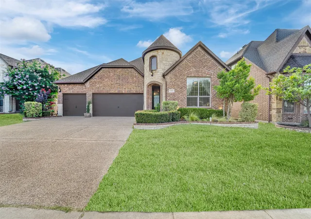 Photo 1 of Single family home for sale at 1305 Corona Ct, Prosper, TX 75078 | MLS# 21304301 | Listing updated on 2026-09-19