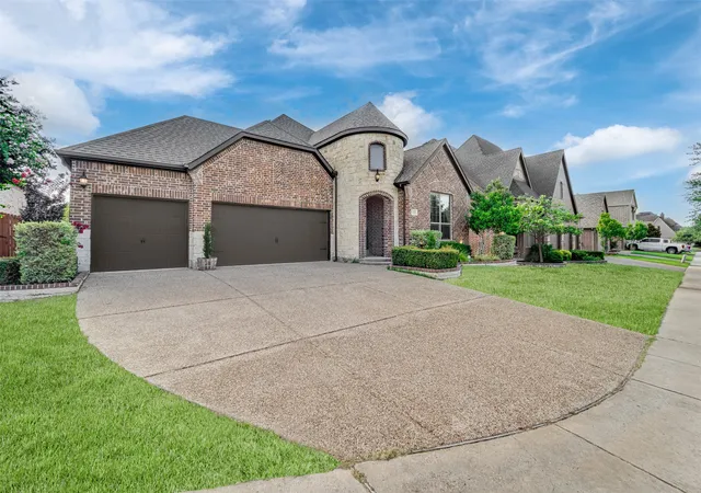Photo 2 of Single family home for sale at 1305 Corona Ct, Prosper, TX 75078 | MLS# 21304301 | Listing updated on 2026-09-19