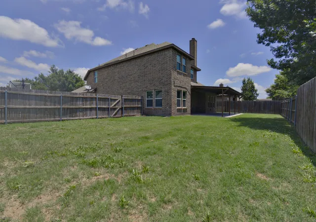 Photo 3 of Sale Pending at 210 Debbie Wy, Red Oak, TX 75154 | MLS# 21291405 | Listing updated on 2026-09-22