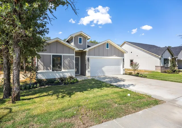 Photo 2 of Single family home for sale at 465 Peace Lily Wy, Tolar, TX 76476 | MLS# 21304430 | Listing updated on 2026-10-01