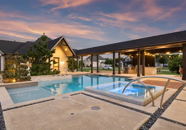 Photo 3 of Mansion for sale at 6300 Warwick Wy, Parker, TX 75002 | MLS# 21292276 | Listing updated on 2026-09-12