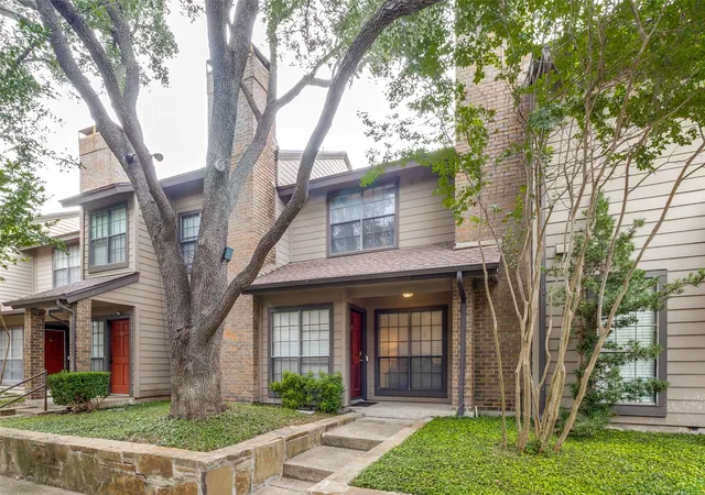 Listing Photo 3 - Condo for sale in building located at 9910 Royal Ln, Dallas, TX 75231 - Unit #505