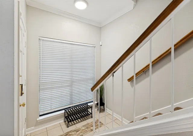 Listing Photo 5 - Condo for sale in building located at 9910 Royal Ln, Dallas, TX 75231 - Unit #505