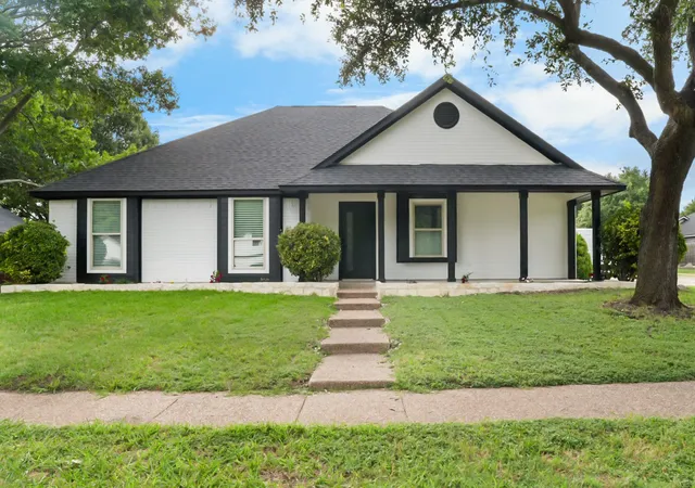 Photo 1 of Single family home for sale at 923 Short Line Blvd, Midlothian, TX 76065 | MLS# 21305484 | Listing updated on 2026-09-14
