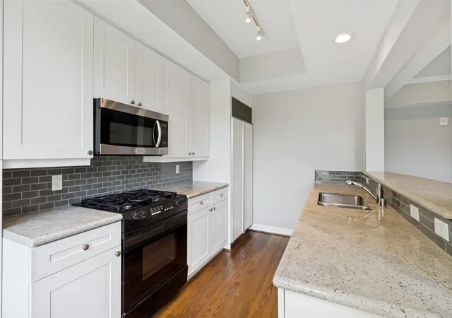 Photo 3 of Sale Pending at 3401 Lee Pkwy #401, Dallas, TX 75219 | MLS# 21305906 | Listing updated on 2026-09-10