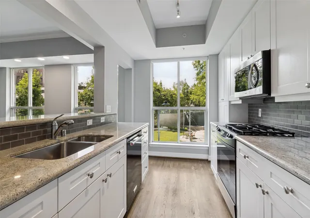 Photo 4 of Sale Pending at 3401 Lee Pkwy #401, Dallas, TX 75219 | MLS# 21305906 | Listing updated on 2026-09-10