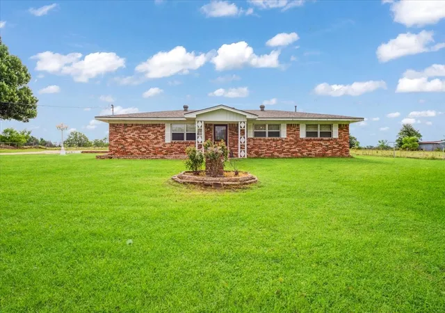 Photo 2 of Single family home for sale at 3472 Desvoignes Rd, Denison, TX 75021 | MLS# 21304601 | Listing updated on 2026-08-02