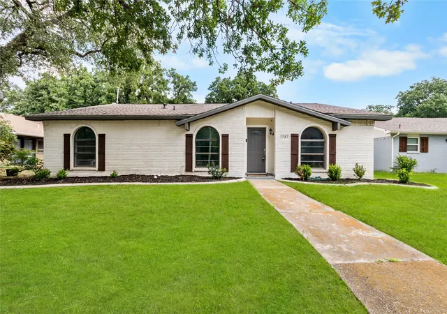 Photo 2 of Single family home for sale at 1137 Kingston Dr, Lewisville, TX 75067 | MLS# 21305791 | Listing updated on 2026-09-17
