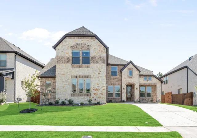 Photo 3 of Single family home for sale at 930 Cardinal Dr, Midlothian, TX 76065 | MLS# 21306141 | Listing updated on 2026-09-11
