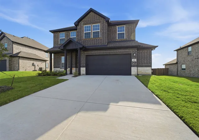 Photo 3 of Single family home for sale at 420 Bronco Dr, Waxahachie, TX 75165 | MLS# 21306130 | Listing updated on 2026-09-25