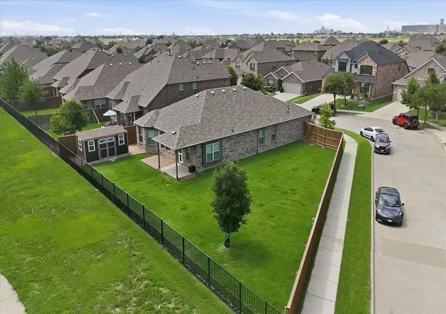 Photo 2 of Single family home for sale at 201 Black Alder Dr, Fort Worth, TX 76131 | MLS# 21303702 | Listing updated on 2026-09-13