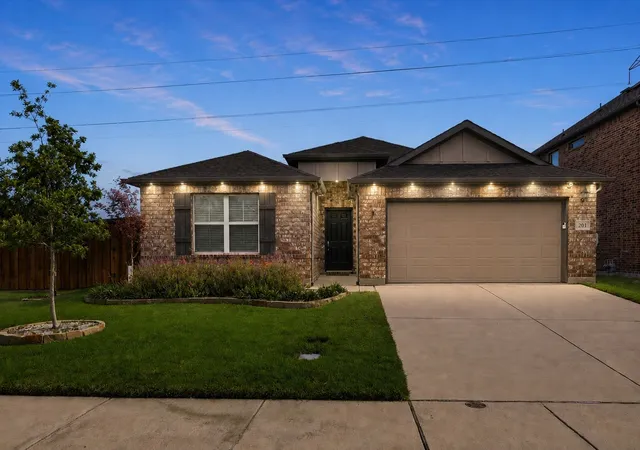 Photo 3 of Single family home for sale at 201 Black Alder Dr, Fort Worth, TX 76131 | MLS# 21303702 | Listing updated on 2026-09-13