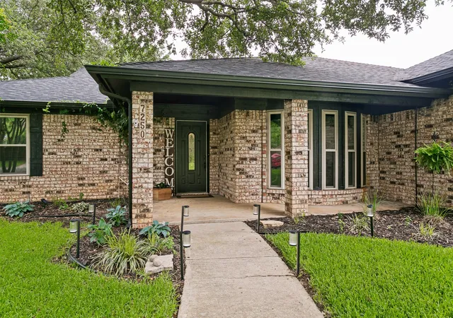 Photo 2 of Single family home for sale at 7250 Boca Raton Dr, North Richland Hills, TX 76182 | MLS# 21304165 | Listing updated on 2026-09-10
