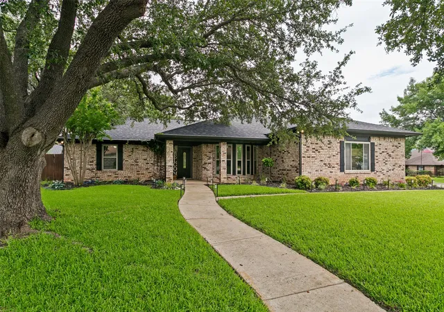 Photo 2 of Single family home for sale at 7250 Boca Raton Dr, North Richland Hills, TX 76182 | MLS# 21304165 | Listing updated on 2026-10-29