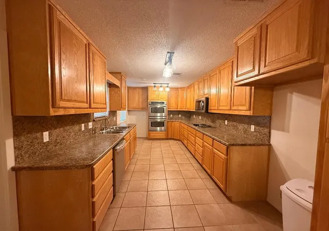 Photo 4 of Single family home for sale at 2900 Se 6Th St Se, Mineral Wells, TX 76067 | MLS# 21302743 | Listing updated on 2026-09-14