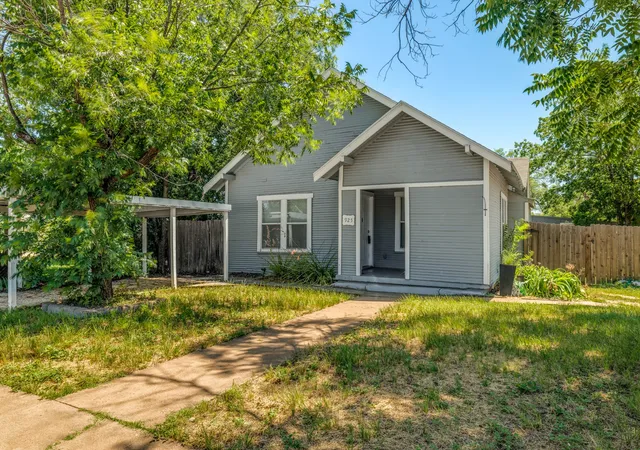 Photo 1 of Single family home for sale at 925 Palm St, Abilene, TX 79602 | MLS# 21299461 | Listing updated on 2026-09-13