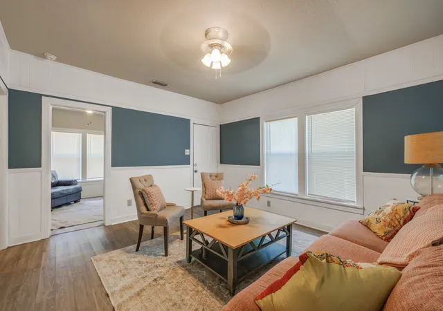 Photo 3 of Single family home for sale at 925 Palm St, Abilene, TX 79602 | MLS# 21299461 | Listing updated on 2026-10-06