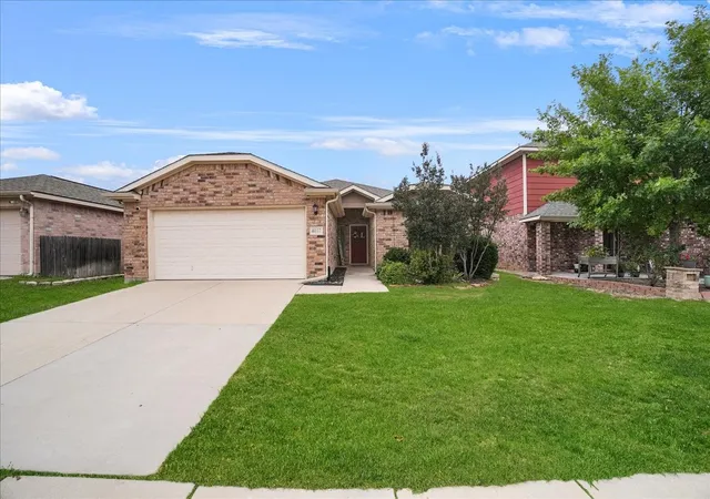 Photo 1 of Single family home for sale at 4037 Tiburon St, Fort Worth, TX 76106 | MLS# 21306401 | Listing updated on 2026-09-10