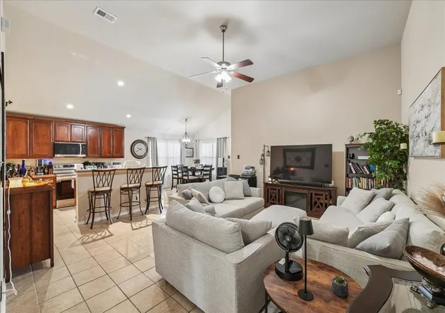 Photo 2 of Single family home for sale at 4037 Tiburon St, Fort Worth, TX 76106 | MLS# 21306401 | Listing updated on 2026-09-10
