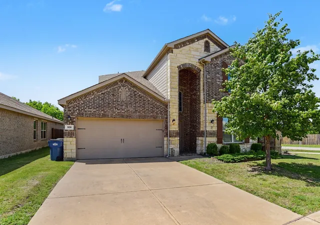 Photo 2 of Sale Pending at 506 Robinson Wy, Fate, TX 75189 | MLS# 21304369 | Listing updated on 2026-09-10