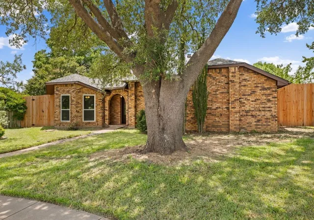 Photo 3 of Sale Pending at 2008 Rochelle Ln, Carrollton, TX 75007 | MLS# 21306510 | Listing updated on 2026-09-14