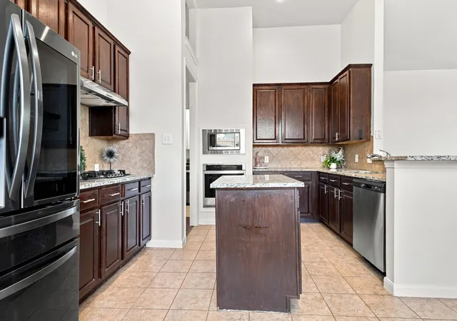 Photo 3 of Single family home for sale at 3117 Irvine Dr, Carrollton, TX 75007 | MLS# 21305938 | Listing updated on 2026-09-07