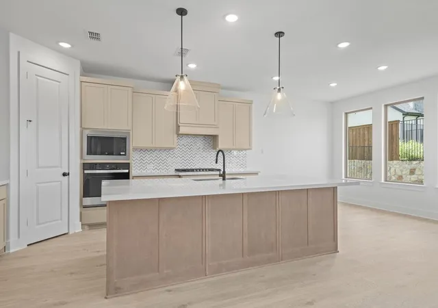 Photo 4 of Sale Pending at 3144 Tobias Ln, Rockwall, TX 75032 | MLS# 21306615 | Listing updated on 2026-09-14