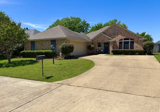 Photo 2 of Sale Pending at 9012 Eureka Ln, Shreveport, LA 71115 | MLS# 21305655 | Listing updated on 2026-07-31
