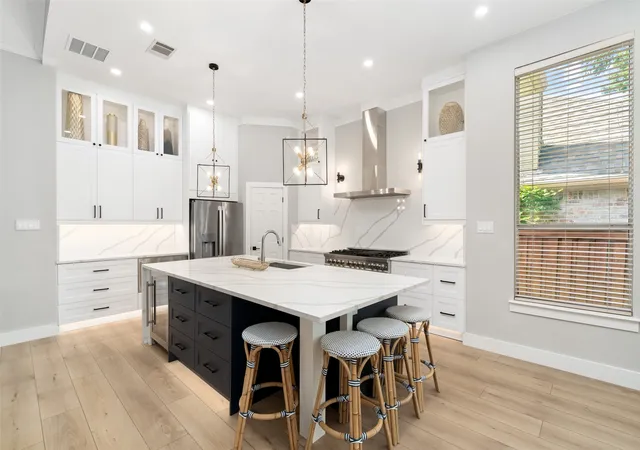 Photo 1 of Single family home for sale at 905 Rolling Meadows Ct, Allen, TX 75013 | MLS# 21303356 | Listing updated on 2026-09-13