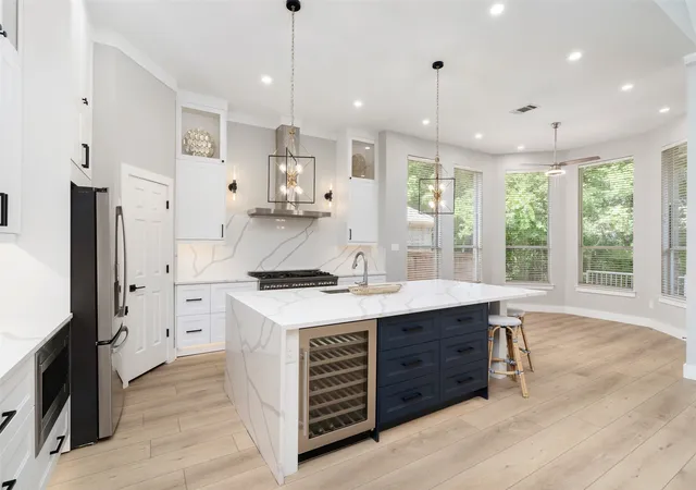 Photo 2 of Single family home for sale at 905 Rolling Meadows Ct, Allen, TX 75013 | MLS# 21303356 | Listing updated on 2026-09-13