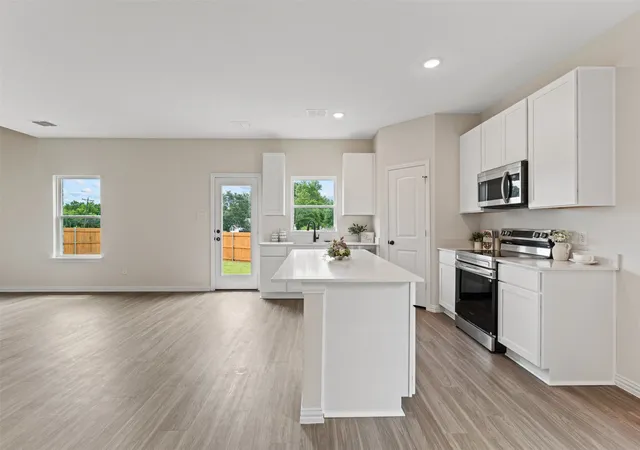 Photo 4 of Sale Pending at 11404 Themis Ct, Lorena, TX 76655 | MLS# 21304217 | Listing updated on 2026-09-22