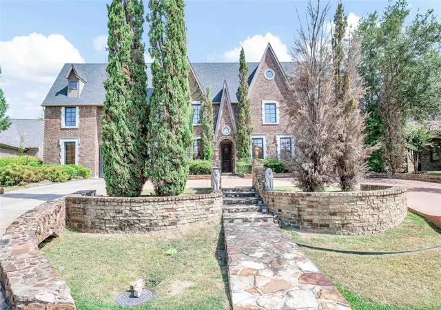 Photo 2 of Mansion for sale at 22 Dunrobin, Garland, TX 75044 | MLS# 21306491 | Listing updated on 2026-09-14