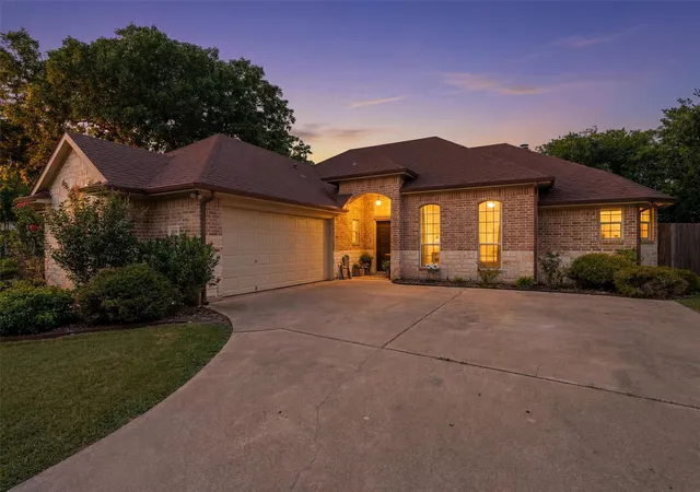 Photo 1 of Single family home for sale at 4406 Two Creek Ct, Granbury, TX 76049 | MLS# 21305319 | Listing updated on 2026-09-14
