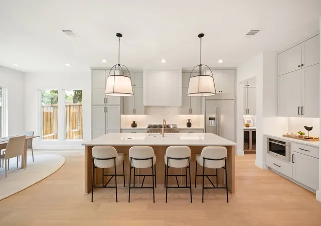 Photo 3 of Single family home for sale at 6108 Kenwood Ave, Dallas, TX 75214 | MLS# 21306729 | Listing updated on 2026-09-10