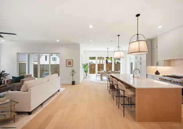 Photo 4 of Single family home for sale at 6108 Kenwood Ave, Dallas, TX 75214 | MLS# 21306729 | Listing updated on 2026-09-10